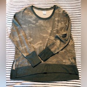 Avia Camo Thumb Hole Sweatshirt Size Large